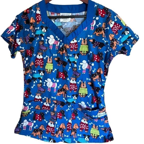 Uniform Advantage short sleeved v-neck scrub top in blue with dog print size XS - Picture 2 of 9
